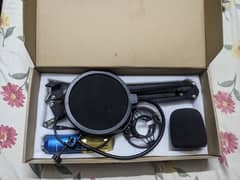 selling professional studio microphone. read description