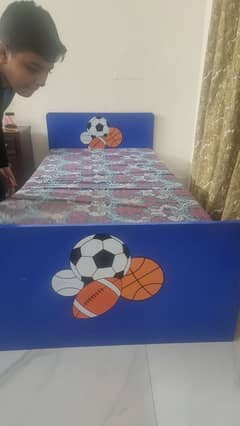 kids 2 beds with mattress & 2 side Tables