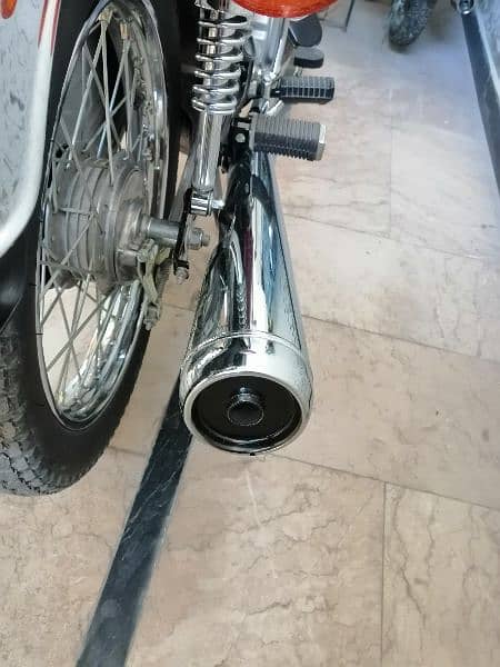 Honda CG125 Silencer Exhaust Muffler 2011 Model White Chrome 0