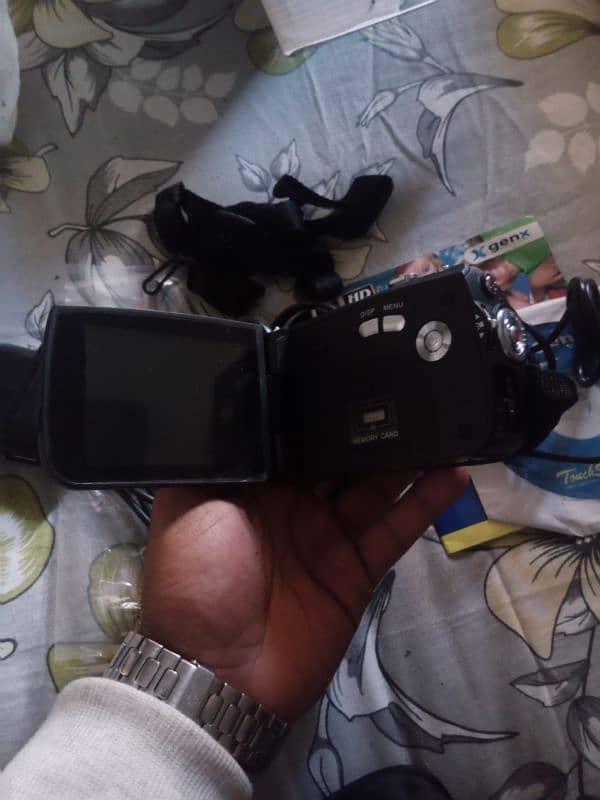 HD video and photo camera 2