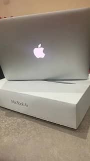 New Macbook Air (Just Unboxed) (NEW 10/10) 2