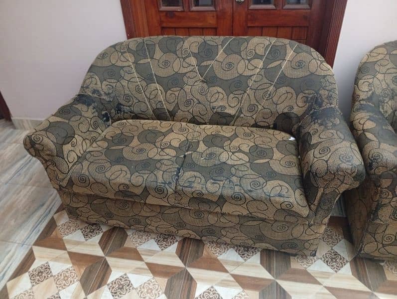 6 seat sofa fome condition fine 1