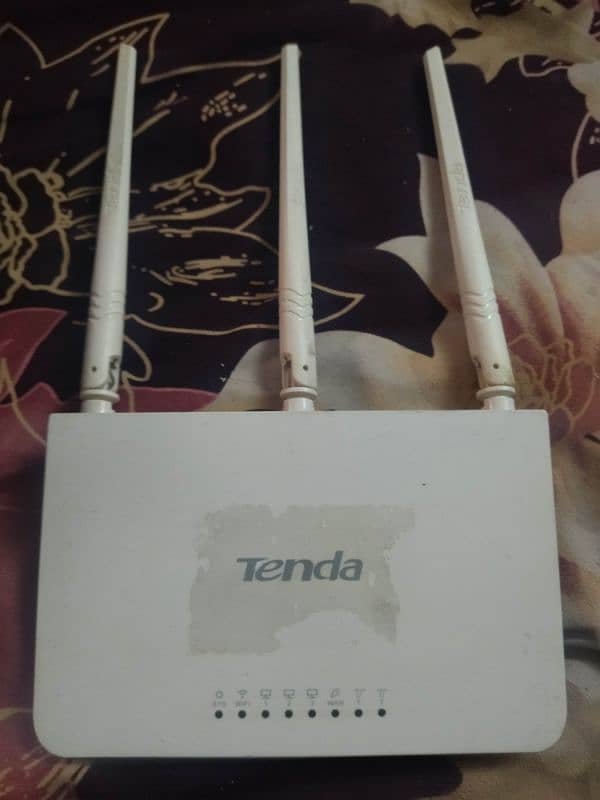 Tenda F3 Router 0