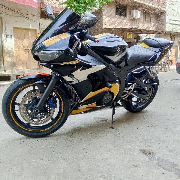 Yamaha R6s 600cc special edition 3