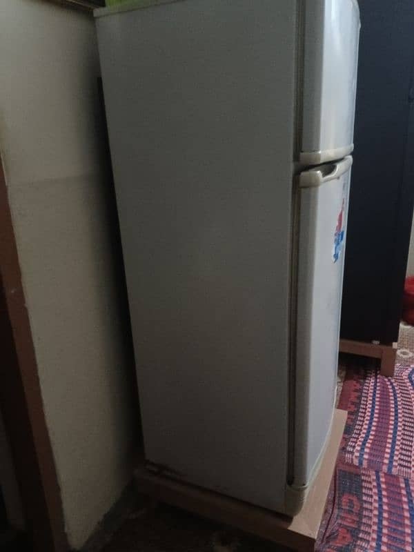 Refrigerator (fridge )for sale in good condition 2