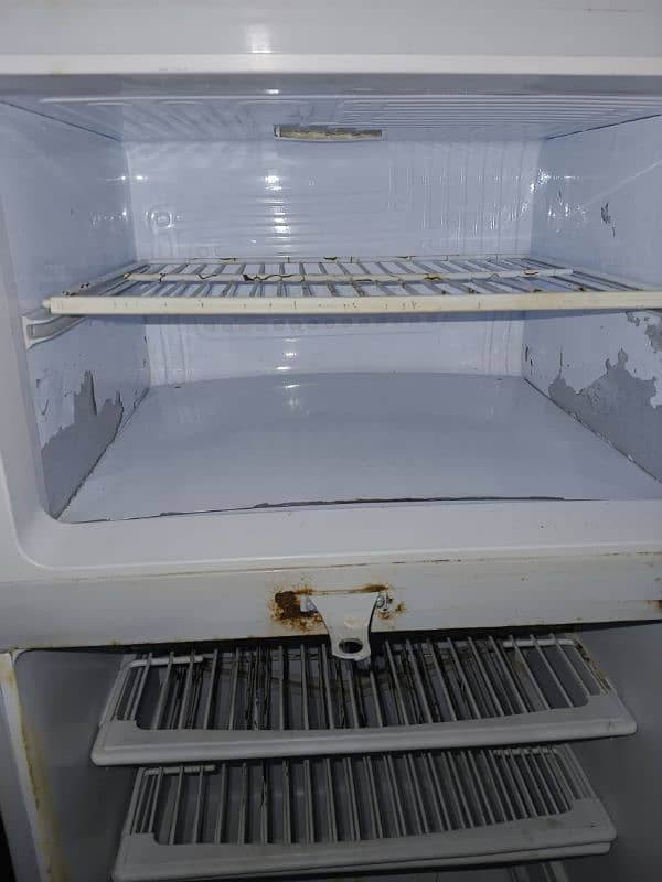 Refrigerator (fridge )for sale in good condition 6