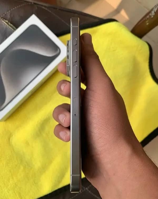 Iphone 15 pro max Non pta 4