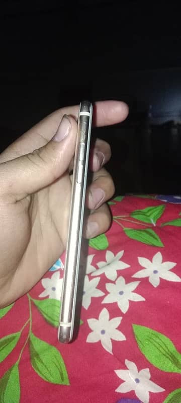 iPhone 8 hai non pta 10/9 condition ma 5