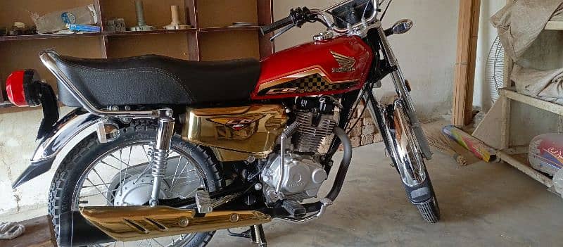 Honda CG 125 additional Golden bilkul 10 / 10 1