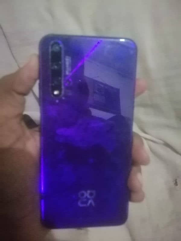 Huawei nova 5t 8/128. 4