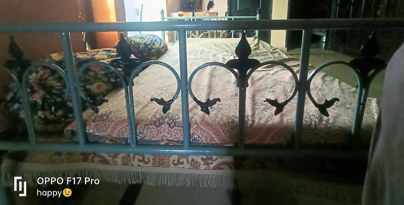 An Iron Bed 0