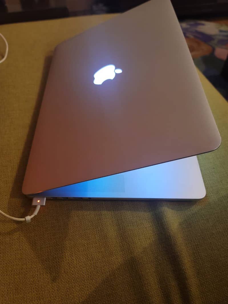 MacBook Pro "Core i7" 2.2 15" Mid-2015 2