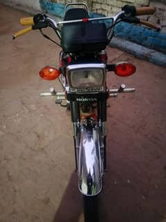 I'm sale Honda cg125 no any folt jest bay and drive