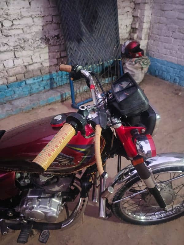 I'm sale Honda cg125 no any folt jest bay and drive 2