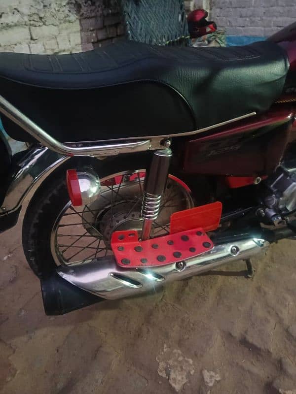 I'm sale Honda cg125 no any folt jest bay and drive 6