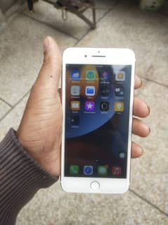 i phone 7 plus 32 gb 10 by 10 condition