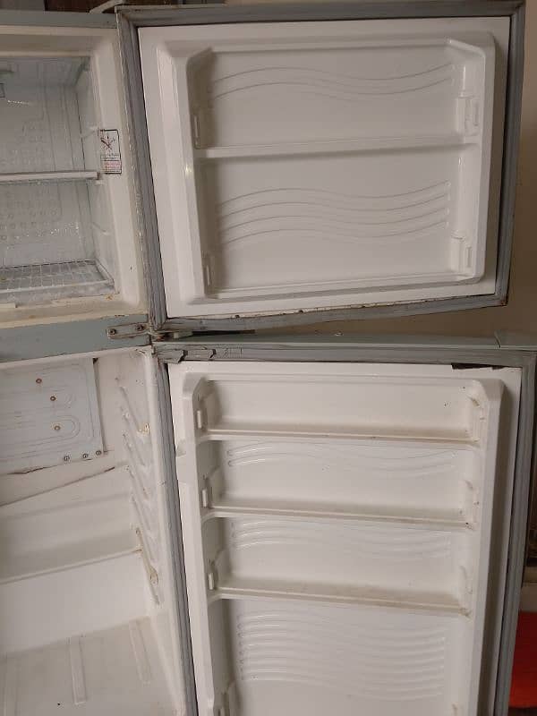 fridge for urgent sale. 3