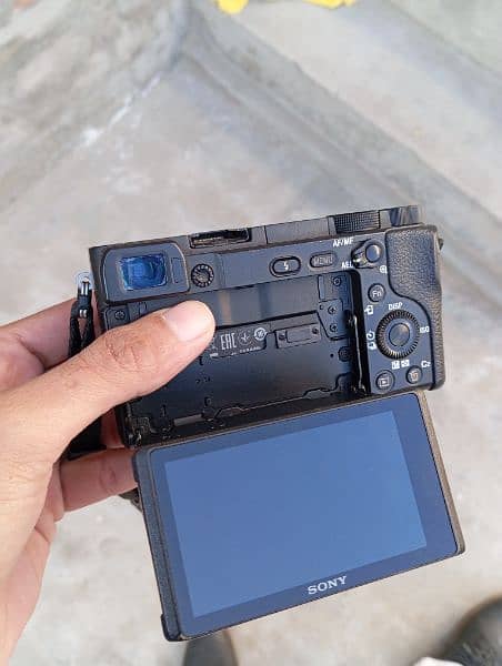 sony a6400 with accessories 9