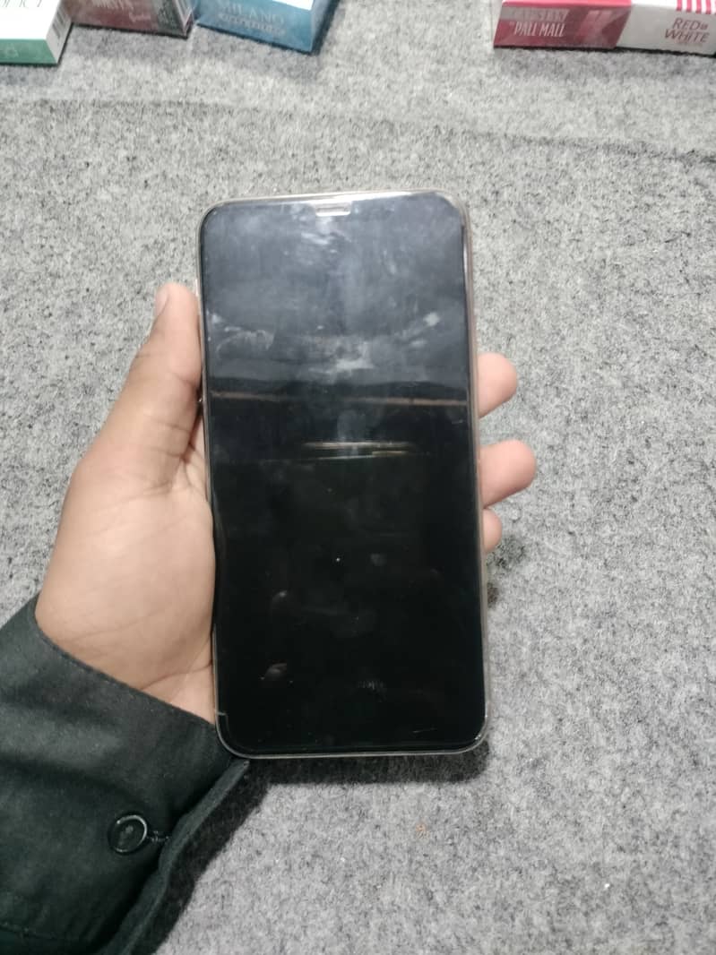 iPhone 11 Pro Max in best Condition is for sale. 4