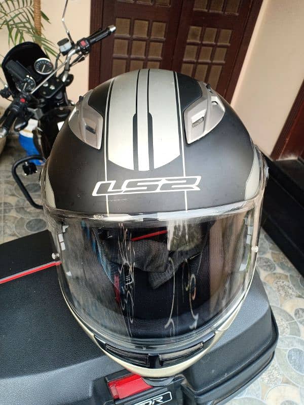 Ls2 helmet flip up Large 0