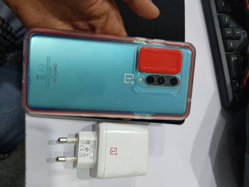 Oneplus 8 -(12+12Ram/256 GB)Memory. PTA approved original. urgent sale 4