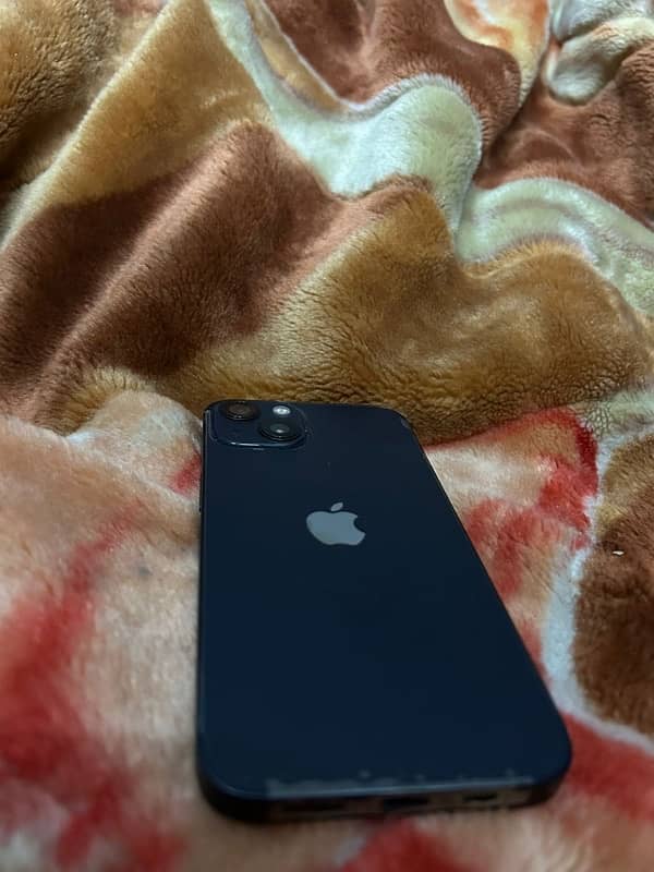 Selling Iphone 13 midnight(Black) 2