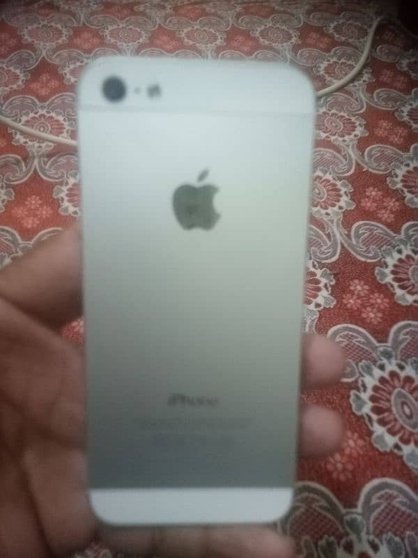 iPhone5 16GB Pta approved 10/10  03135712327 1