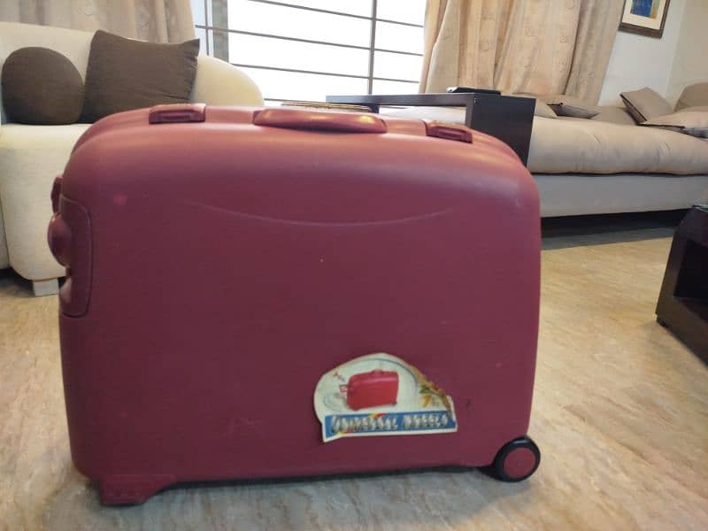 set of 4 hard shell suitcase 5