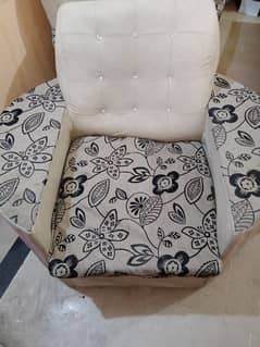 Beautiful Sofa Set in low Price