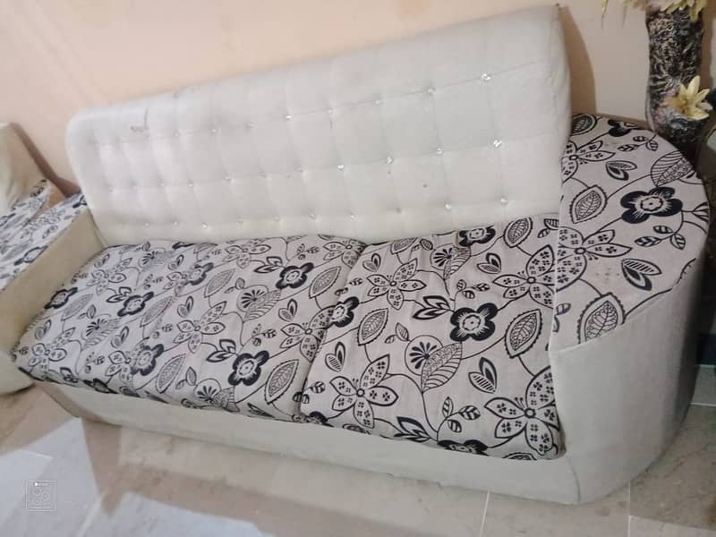 Beautiful Sofa Set in low Price 1