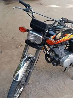 0325/9930/677 only WhatsApp on Honda CG 125 for sale