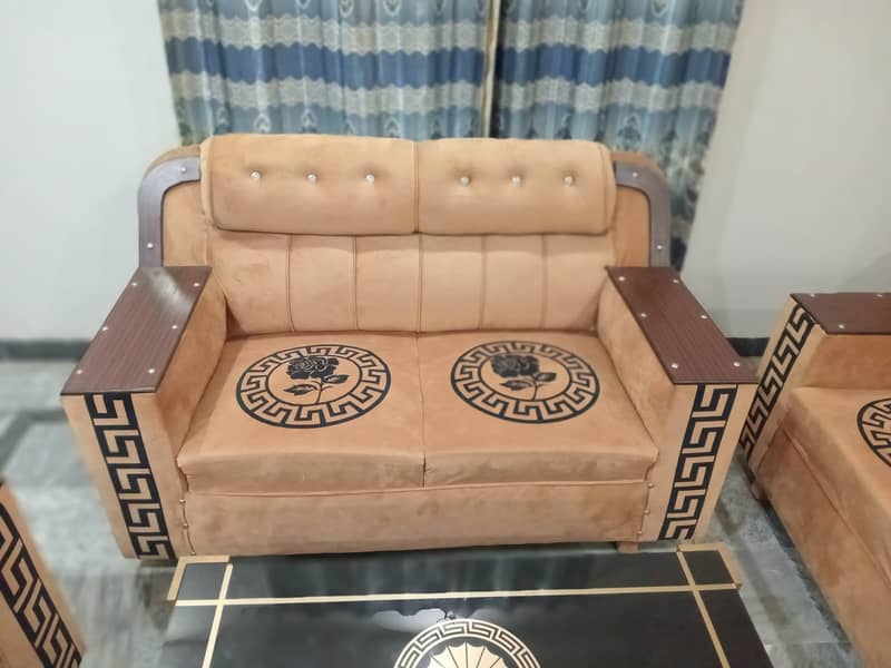 Elegant 3-Piece Sofa Set in Excellent Condition – Must See 1