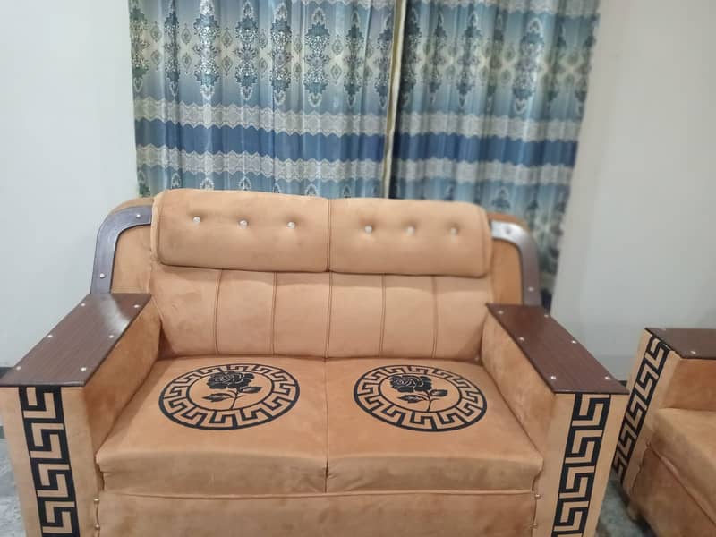 Elegant 3-Piece Sofa Set in Excellent Condition – Must See 2