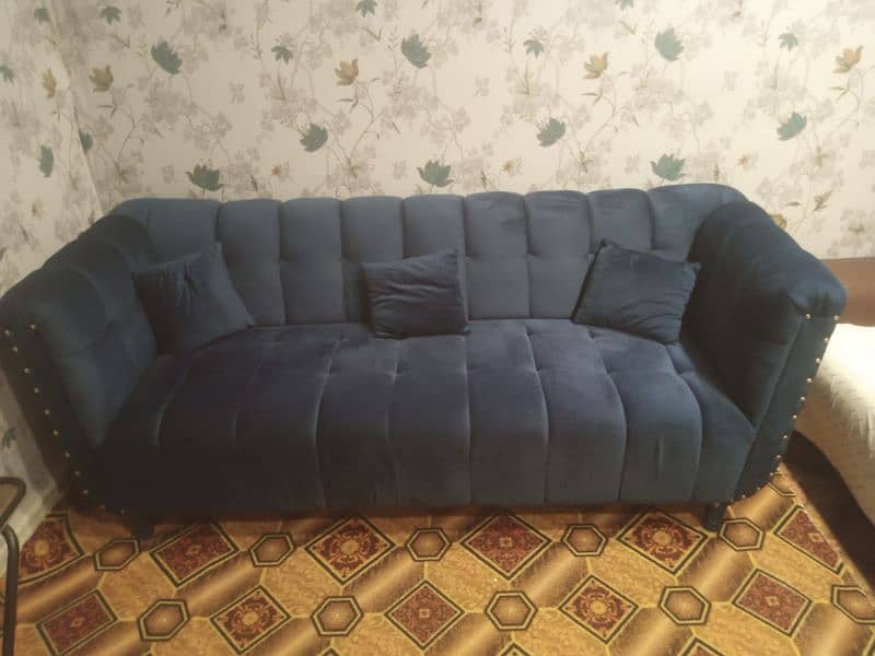 velvet sofa for sale 0