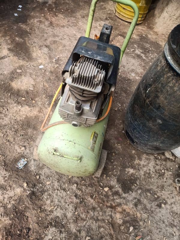 Used Air compressor 1