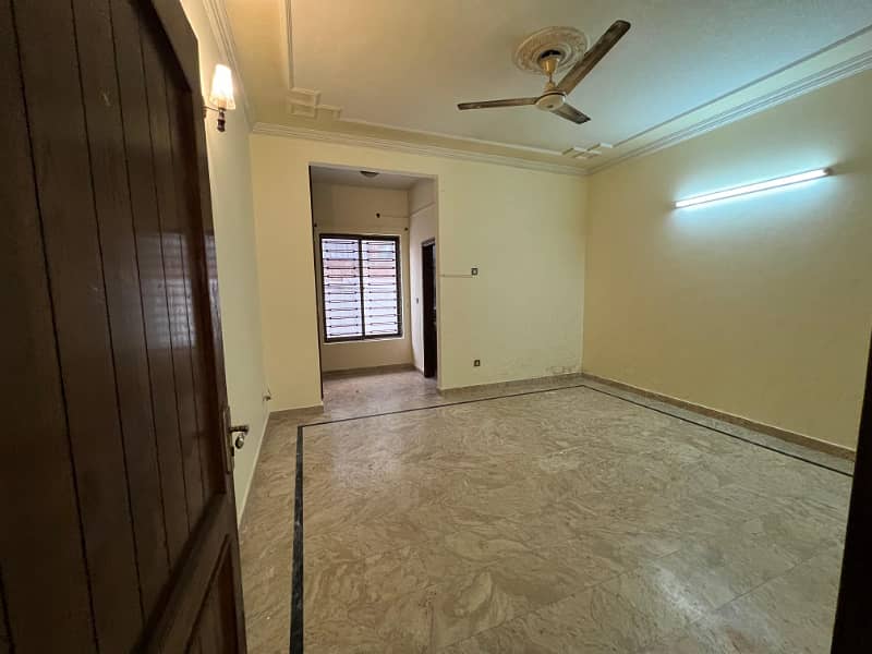 10 Marla Ground portion for Rent in G-13/4 8