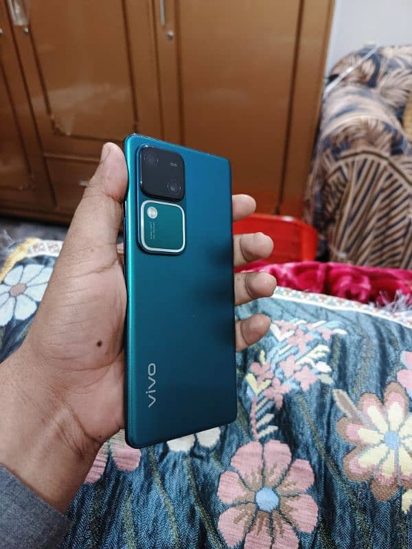 Vivo v30 5g new open box condition 10/10 7