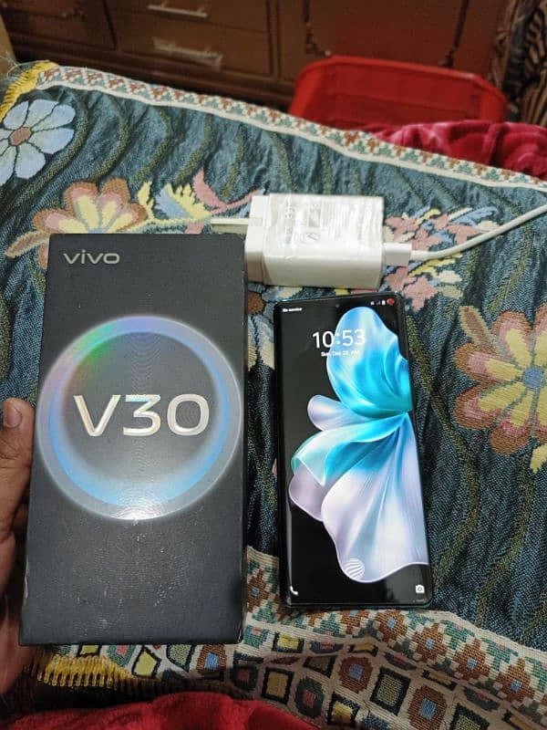 Vivo v30 5g new open box condition 10/10 9