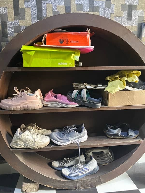 WOODEN SHOE RACK 2