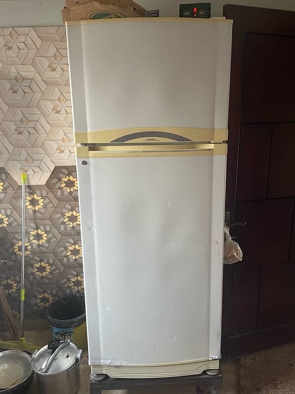 gold star large size fridge +haier stabiliser 0