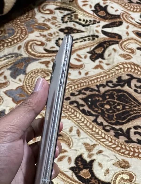 Iphone 11 pro max 64GB non pta Jv bettry health 82  condition 10/10 3