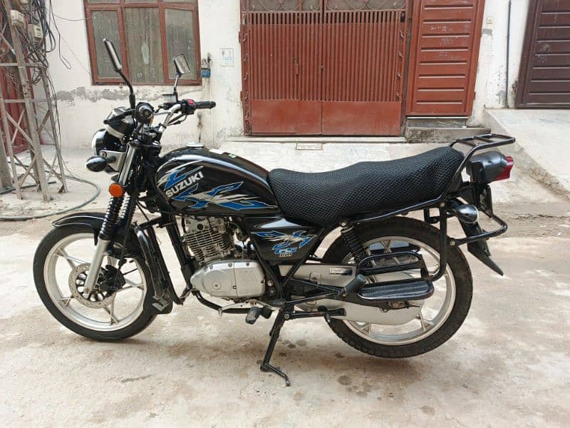 Suzuki gs150 SE 1