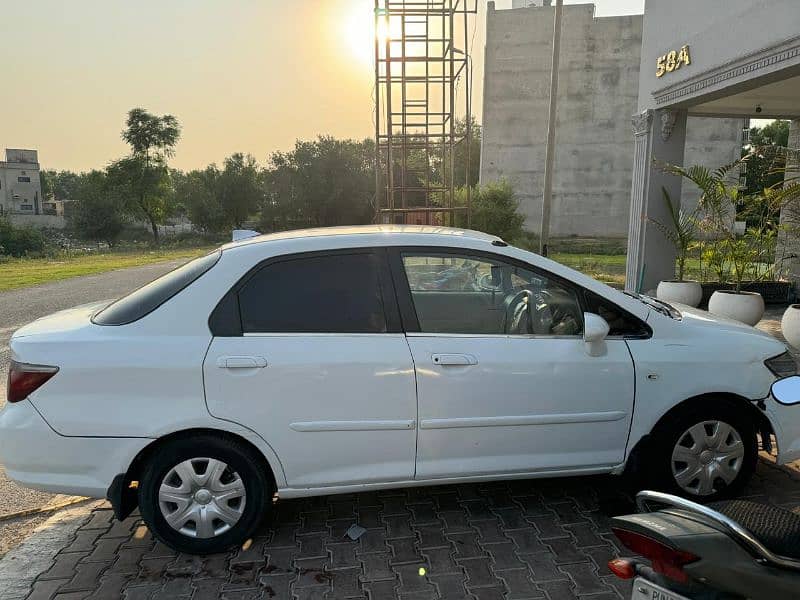 Honda City IDSI 2006 Lahore registered 9