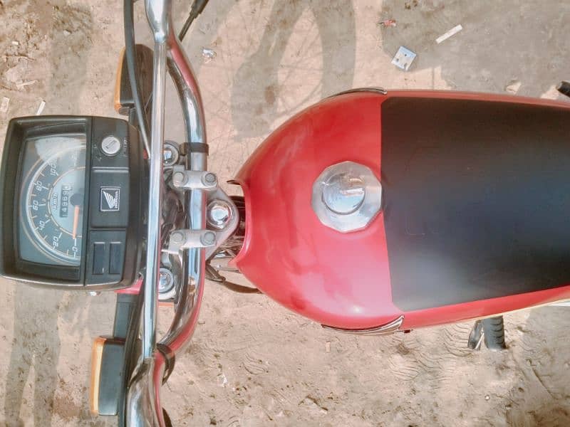 Honda CD 70 2023 modal Hai one hand use 03000046234 4