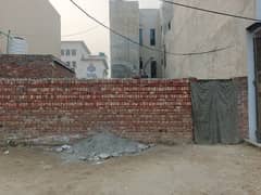 3.5 Marla Residential Plot Available For URGENT SALE IN JOHAR TOWN