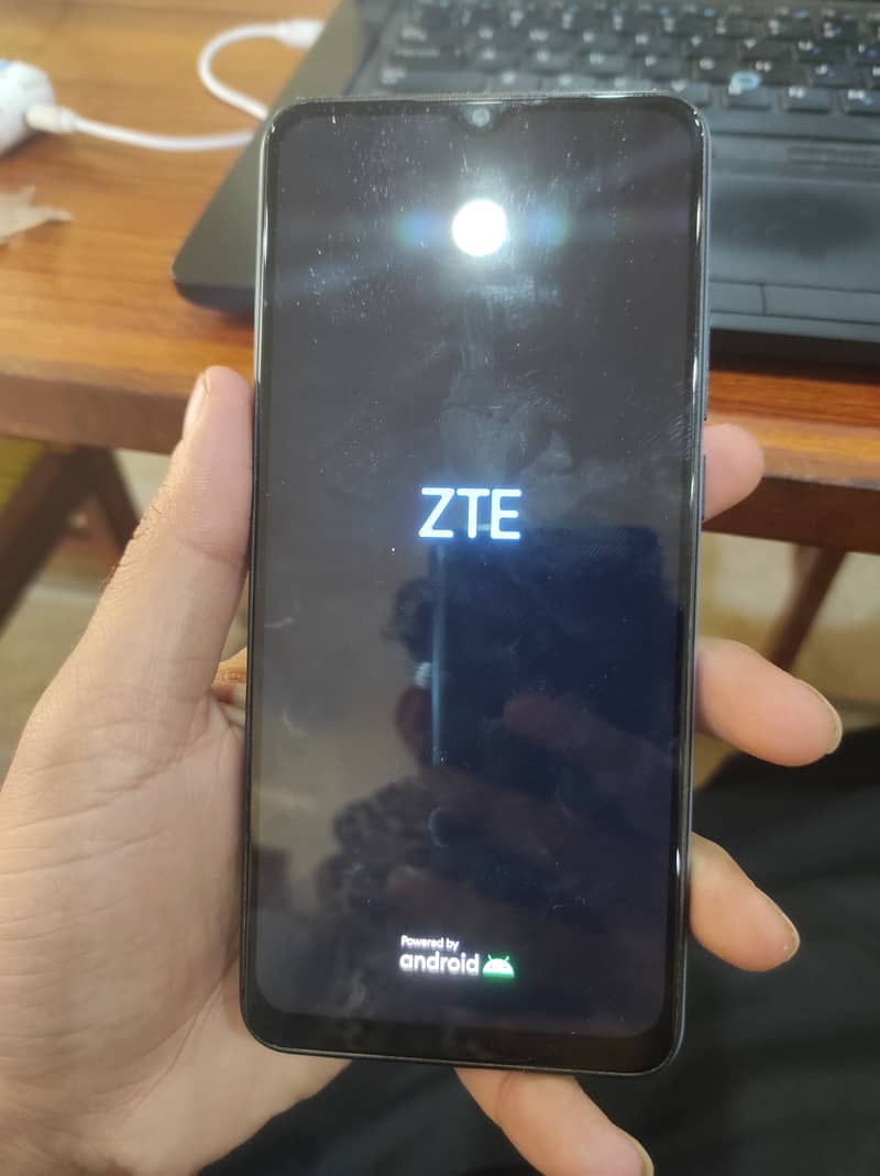 ZTE 4/64 with box 0