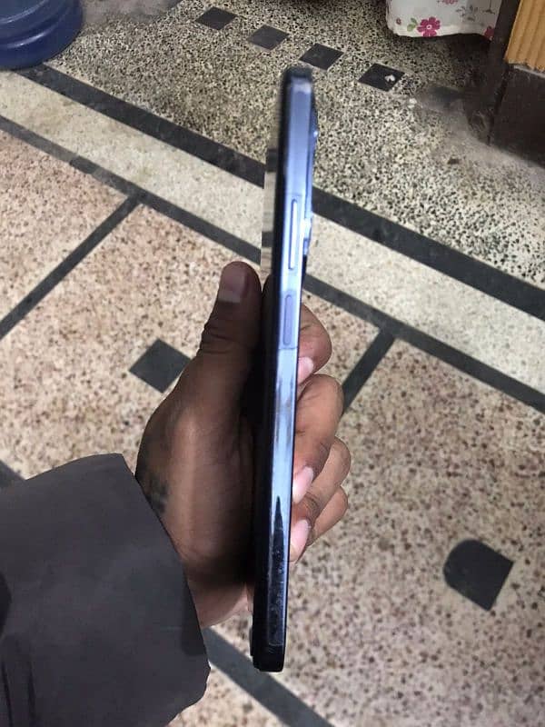 infinix hot 40 8gb. 256gb 3