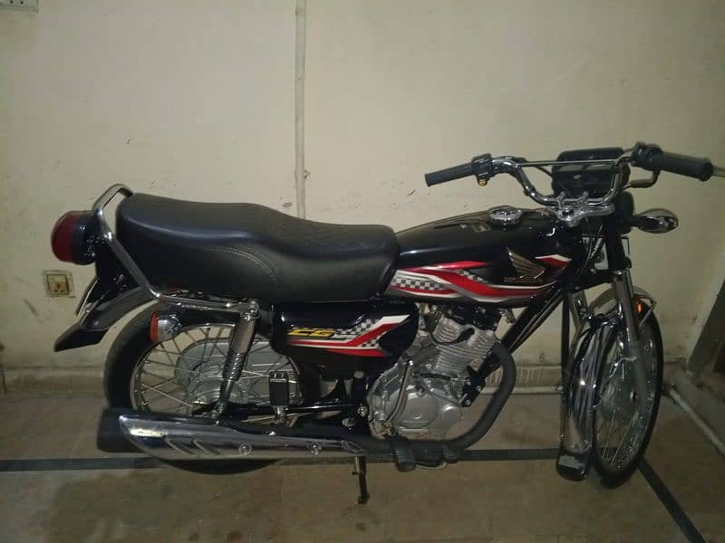 honda 125 model 2024 first hand black coloure 4