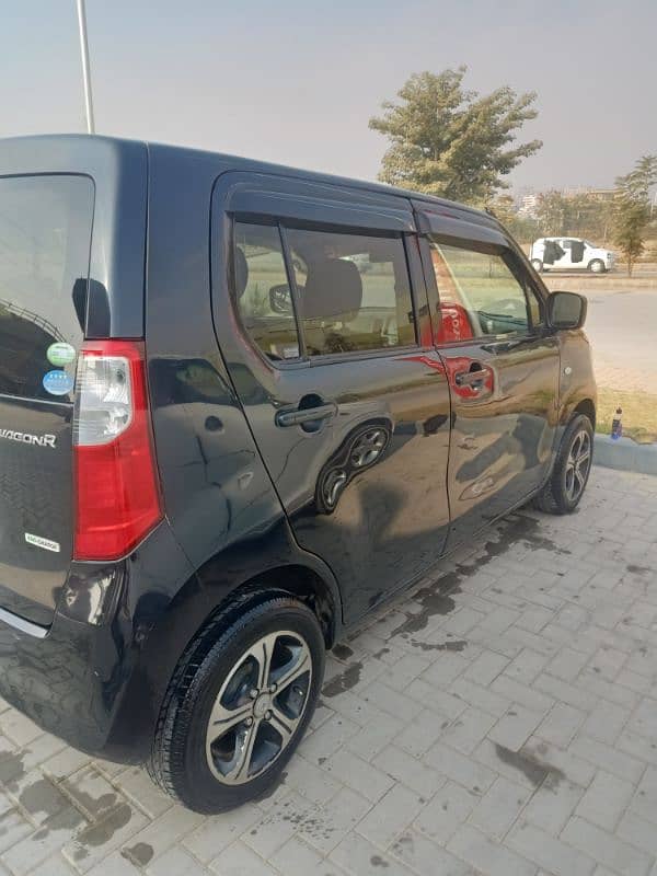 Suzuki Wagon R 2015 3