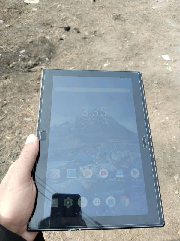 Lenovo  Tab 4 Plus 1